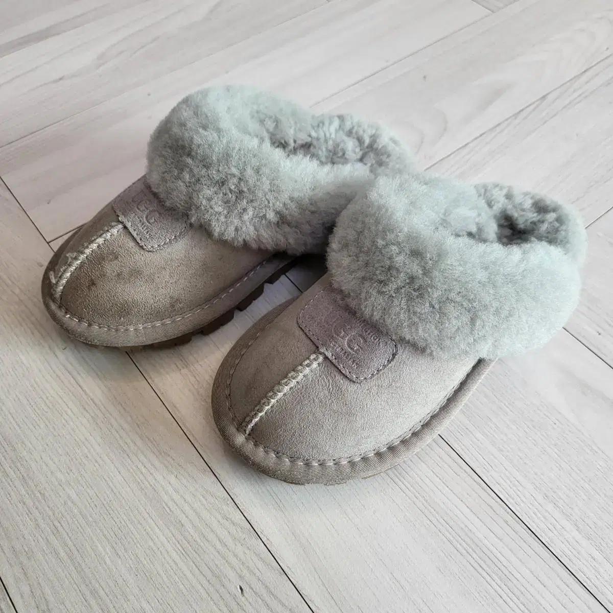 Ugg wrin store rib knit slippers